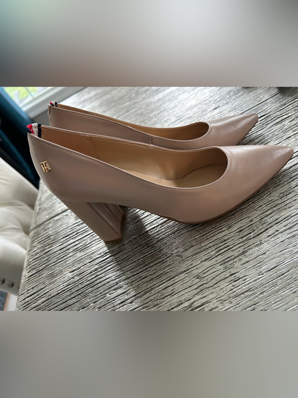 Tommy Hilfiger Blush Pointed-Toe Pumps with Signature Stripe NEW - Picture 3 of 10
